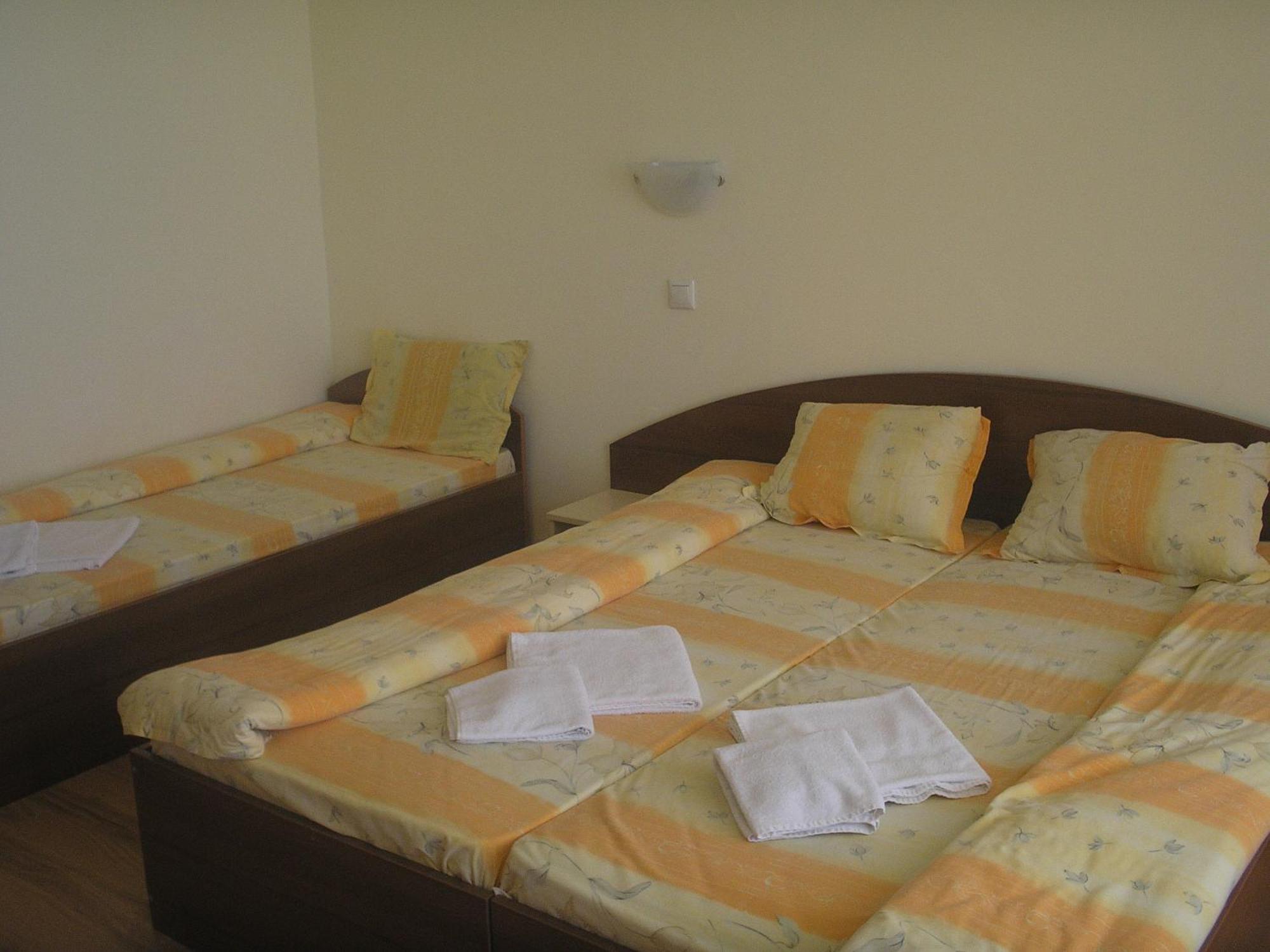 Семеен Хотел Атива - Family Hotel Ativa Лозенец Экстерьер фото